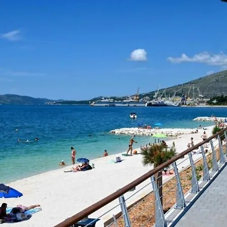 Queen 3* טרוגיר