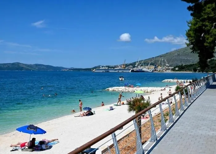 Queen 3* Trogir